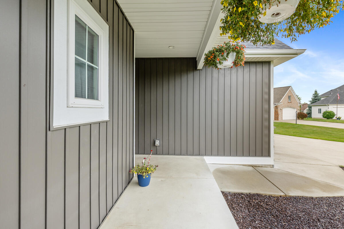 1422 Crystalline Drive SE