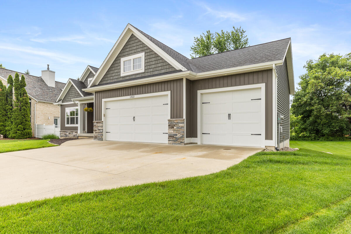 1422 Crystalline Drive SE