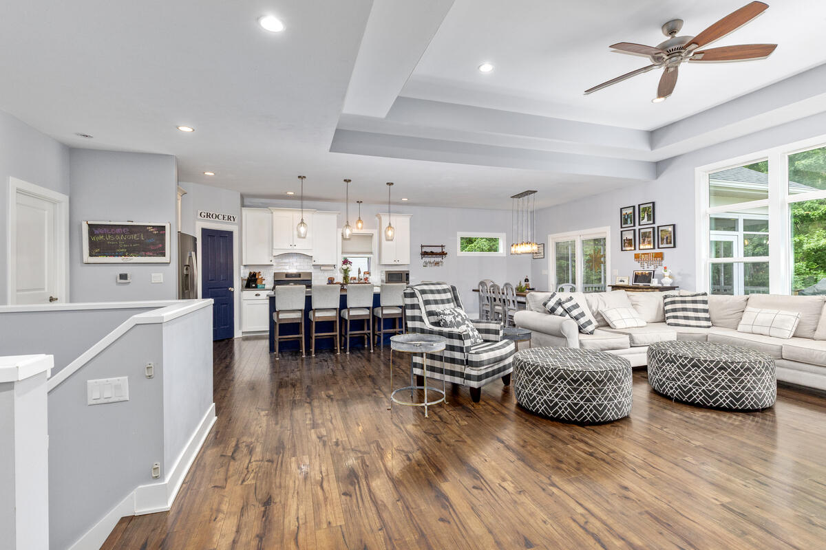 1422 Crystalline Drive SE