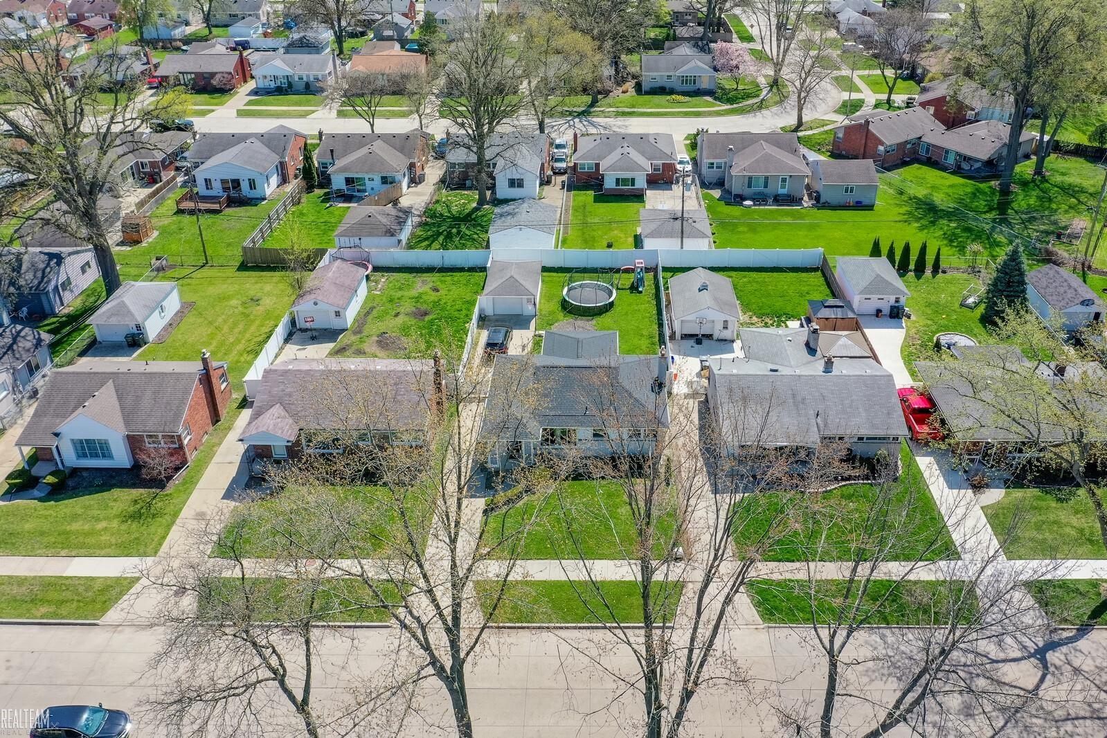 22900 Edgewood Street
