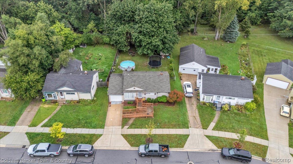 734 Elmwood Drive