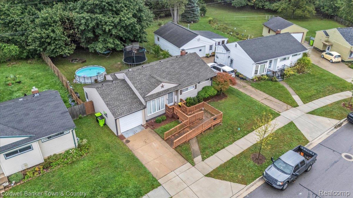 734 Elmwood Drive