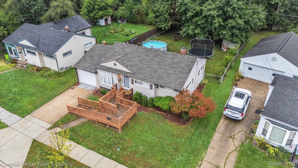 734 Elmwood Drive