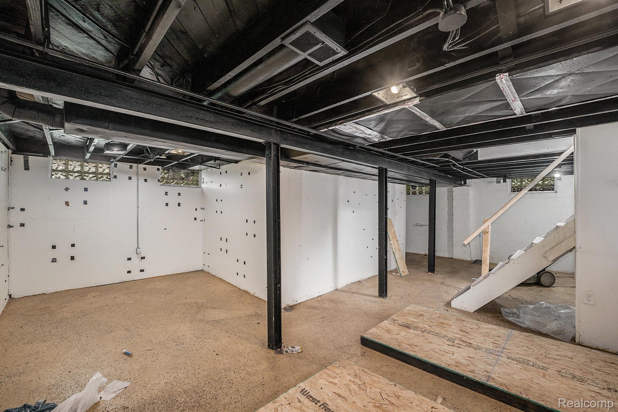 Detroit City, Michigan 48227, United States, 2 Bedrooms Bedrooms, ,1 BathroomBathrooms,Residential,Pending,141553