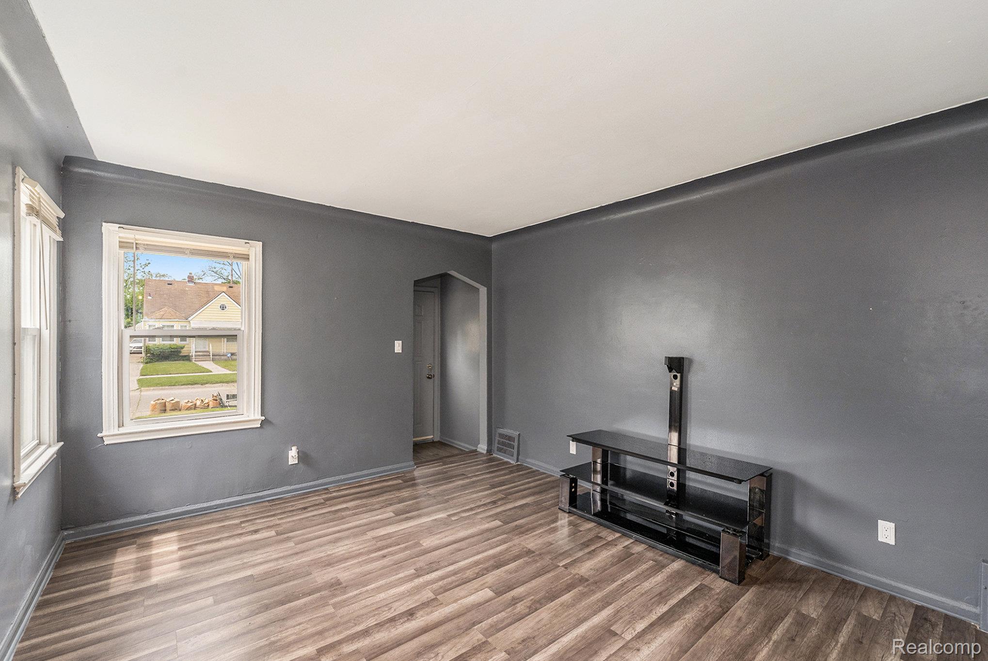 Detroit City, Michigan 48227, United States, 2 Bedrooms Bedrooms, ,1 BathroomBathrooms,Residential,Pending,141553