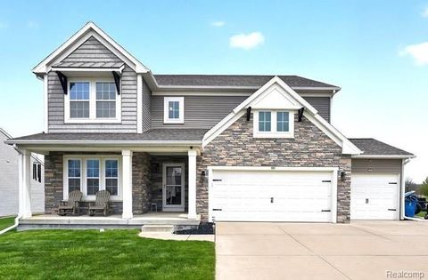 Photo of 16543 Bedington Drive, Fenton Charter Township, MI 48451 (MLS # 20261030848)