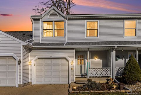 206 Meadow Pointe Drive Fenton City MI 48430