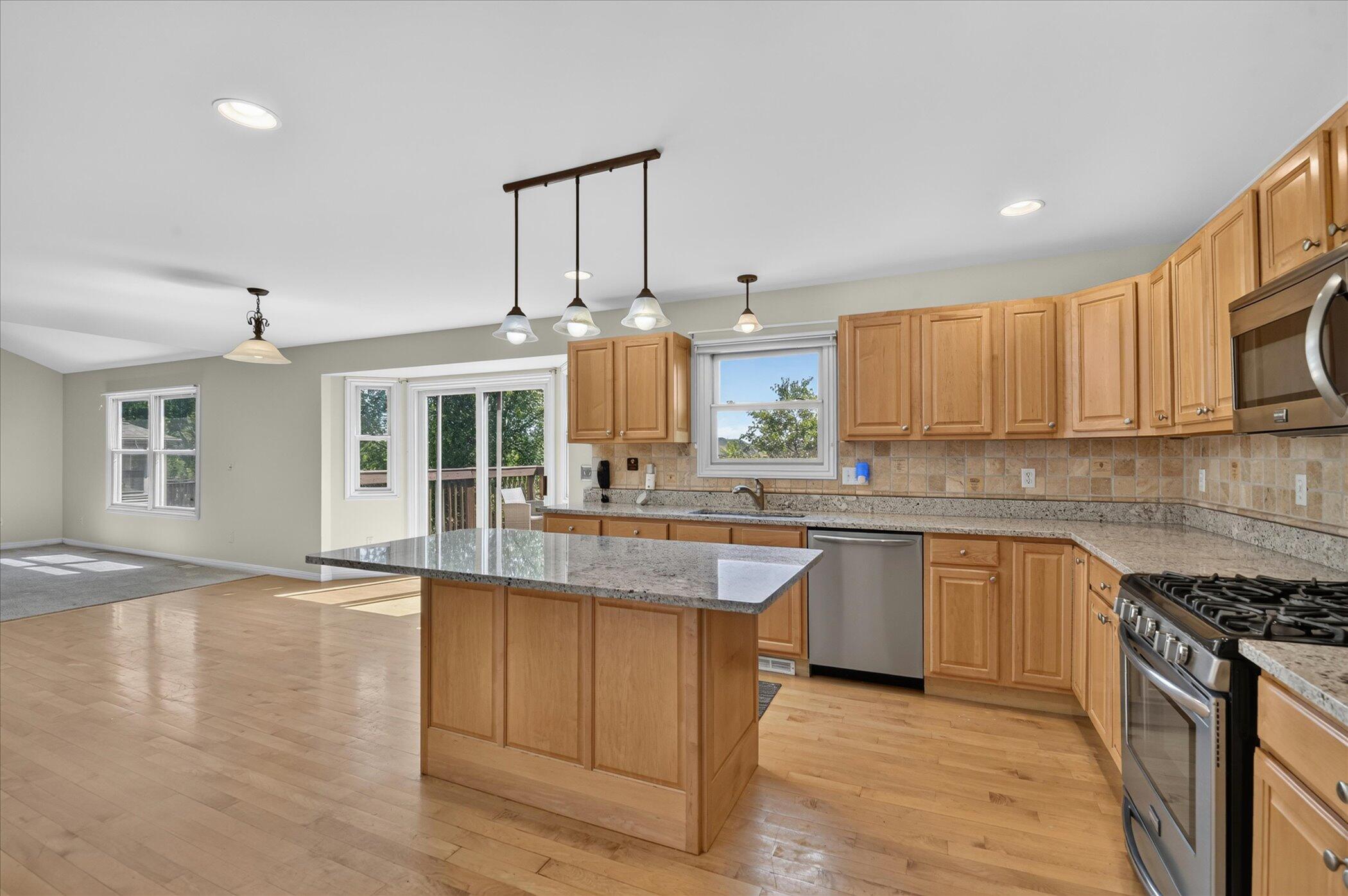 1041 Bicentennial Parkway