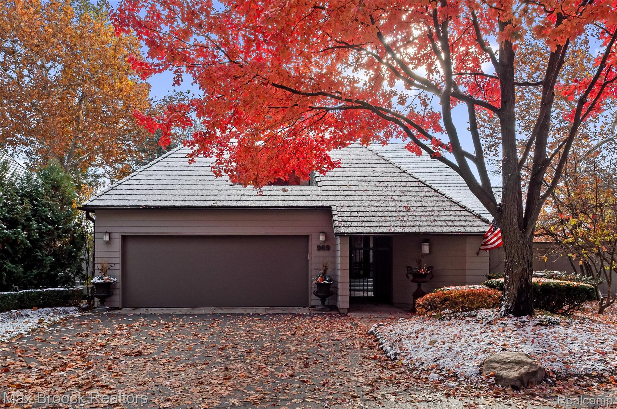 969 Bloomfield Woods