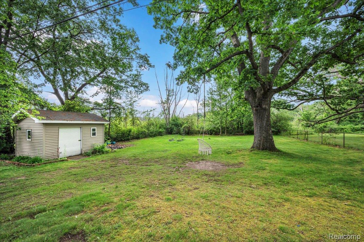 3972 Joslyn Road