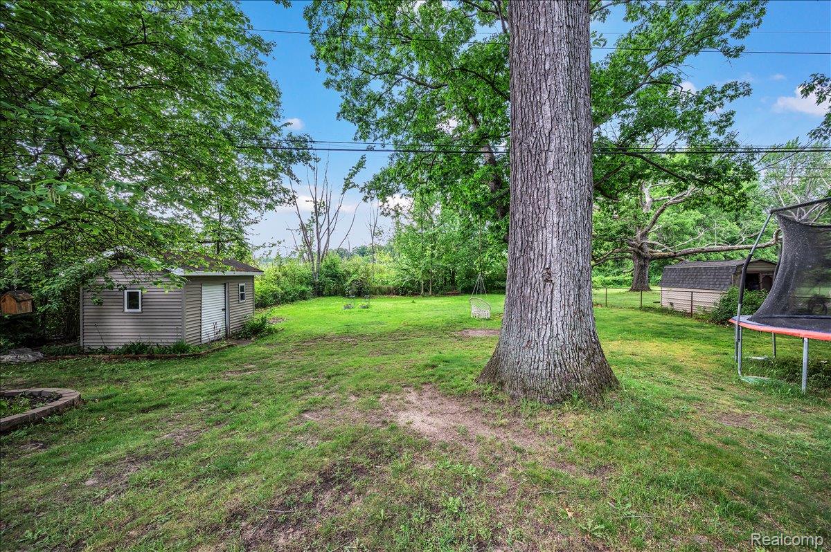 3972 Joslyn Road