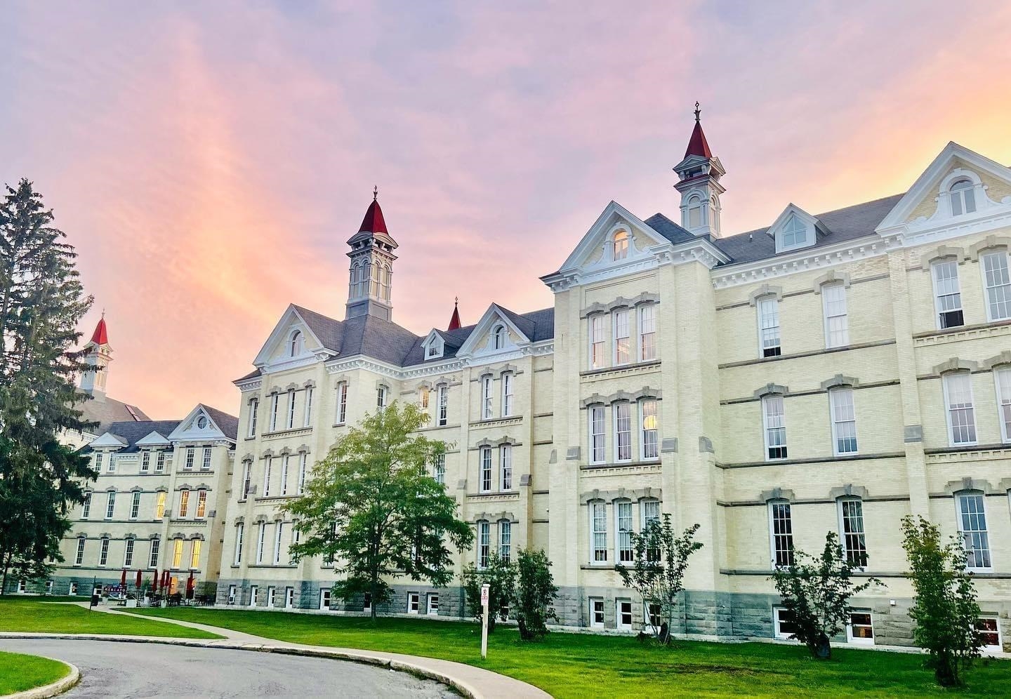 800-319 Cottageview Drive