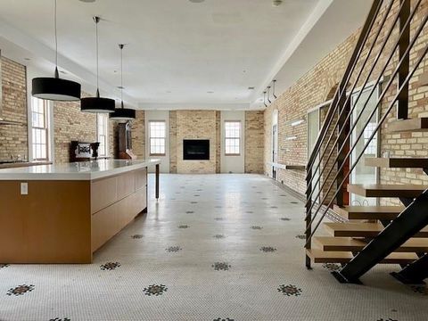 800-319 Cottageview Drive Traverse City City MI 49684