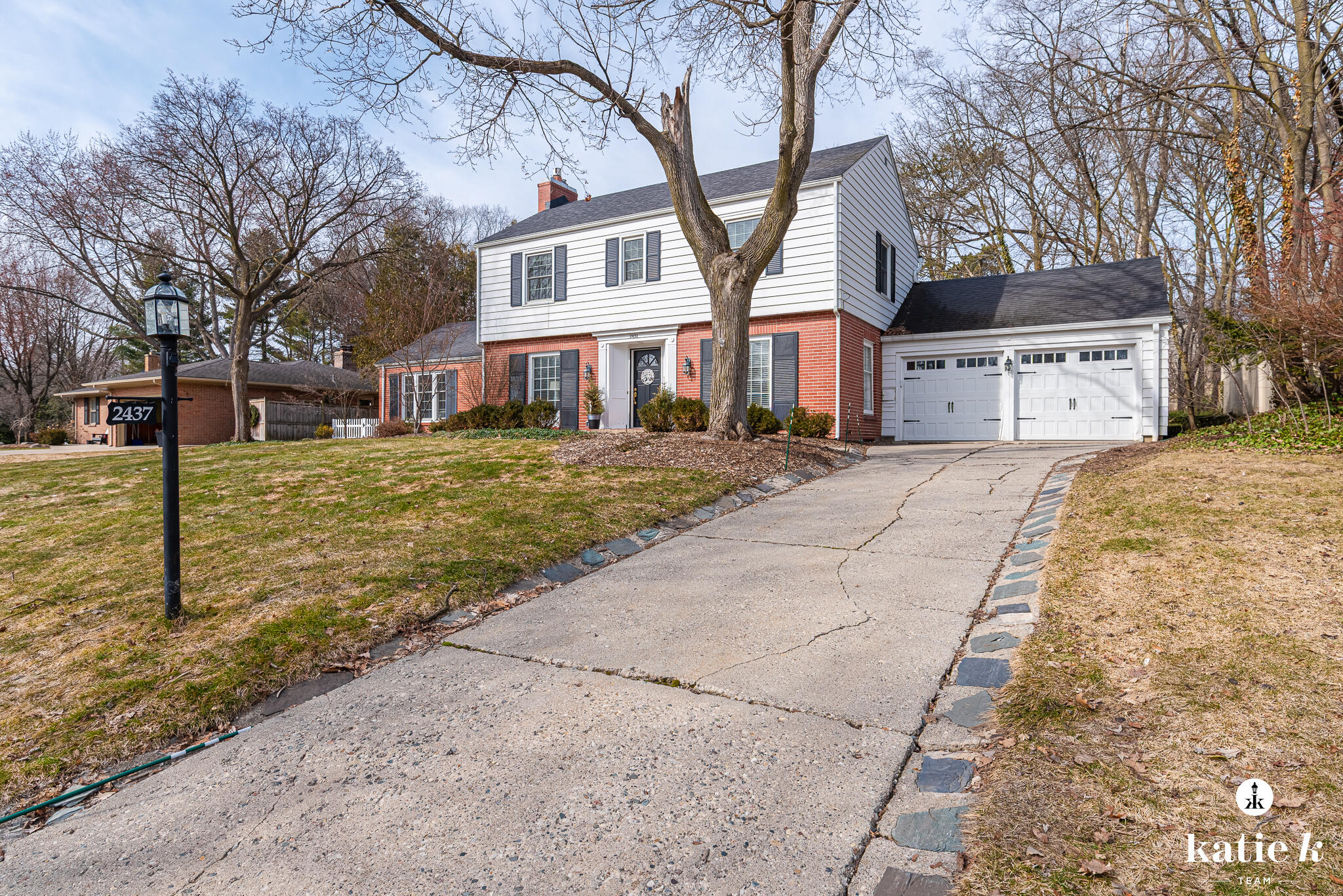 2437 Elmwood Drive SE