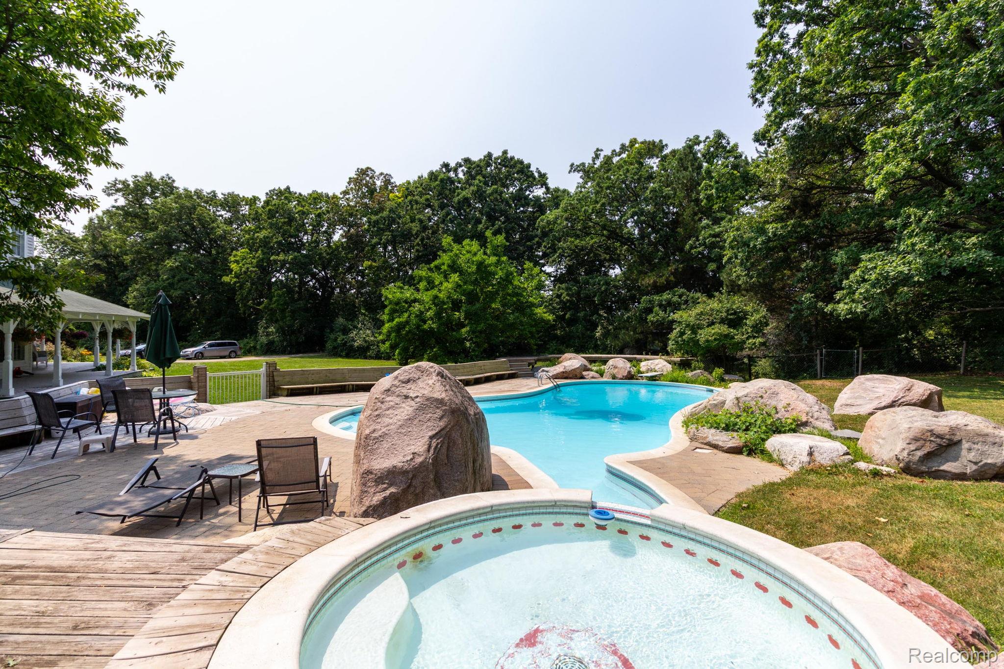 Oxford Charter Township, Michigan 48371, United States, 4 Bedrooms Bedrooms, ,2 BathroomsBathrooms,Residential,Active,190800