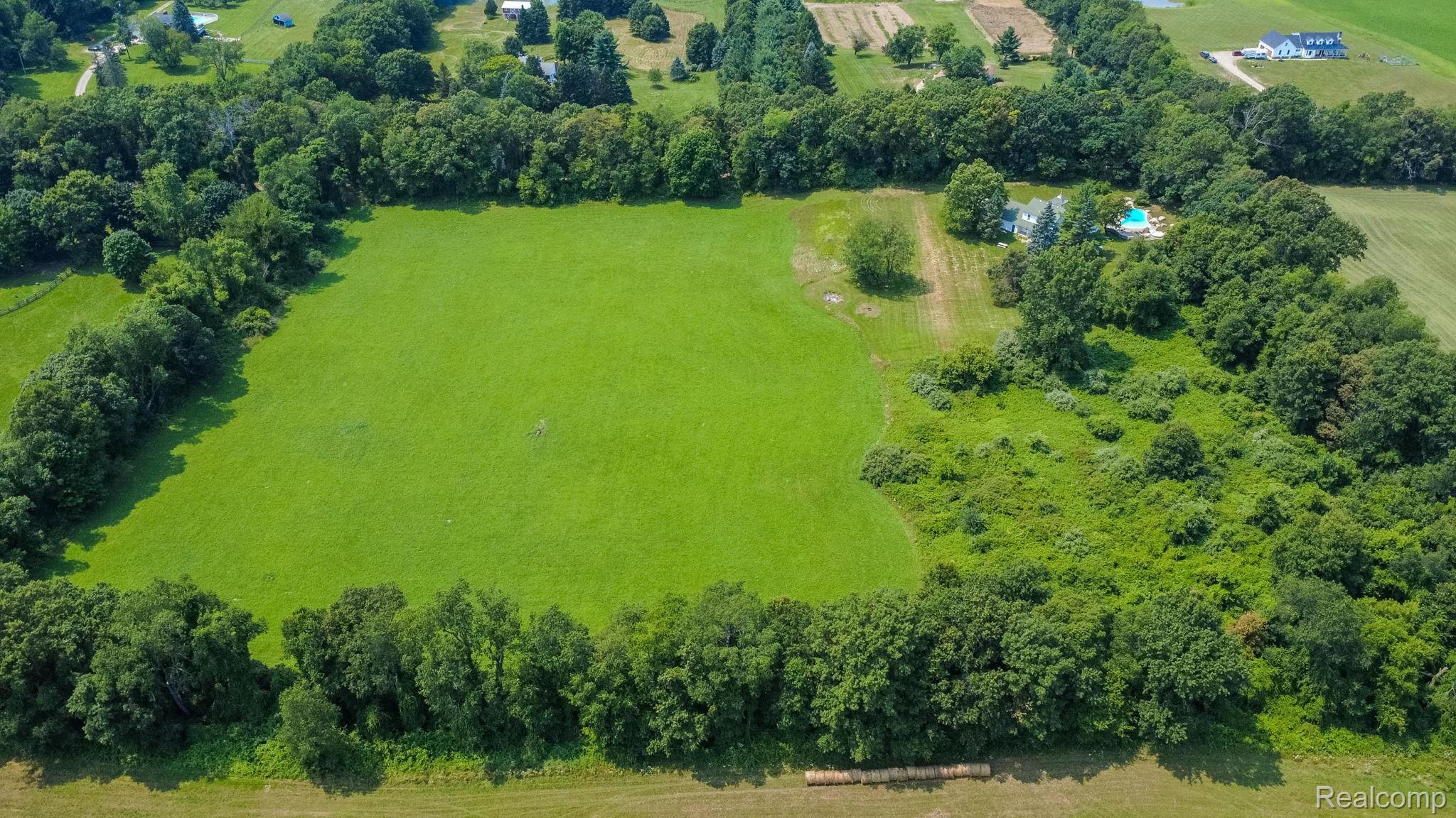 Oxford Charter Township, Michigan 48371, United States, 4 Bedrooms Bedrooms, ,2 BathroomsBathrooms,Residential,Active,190800