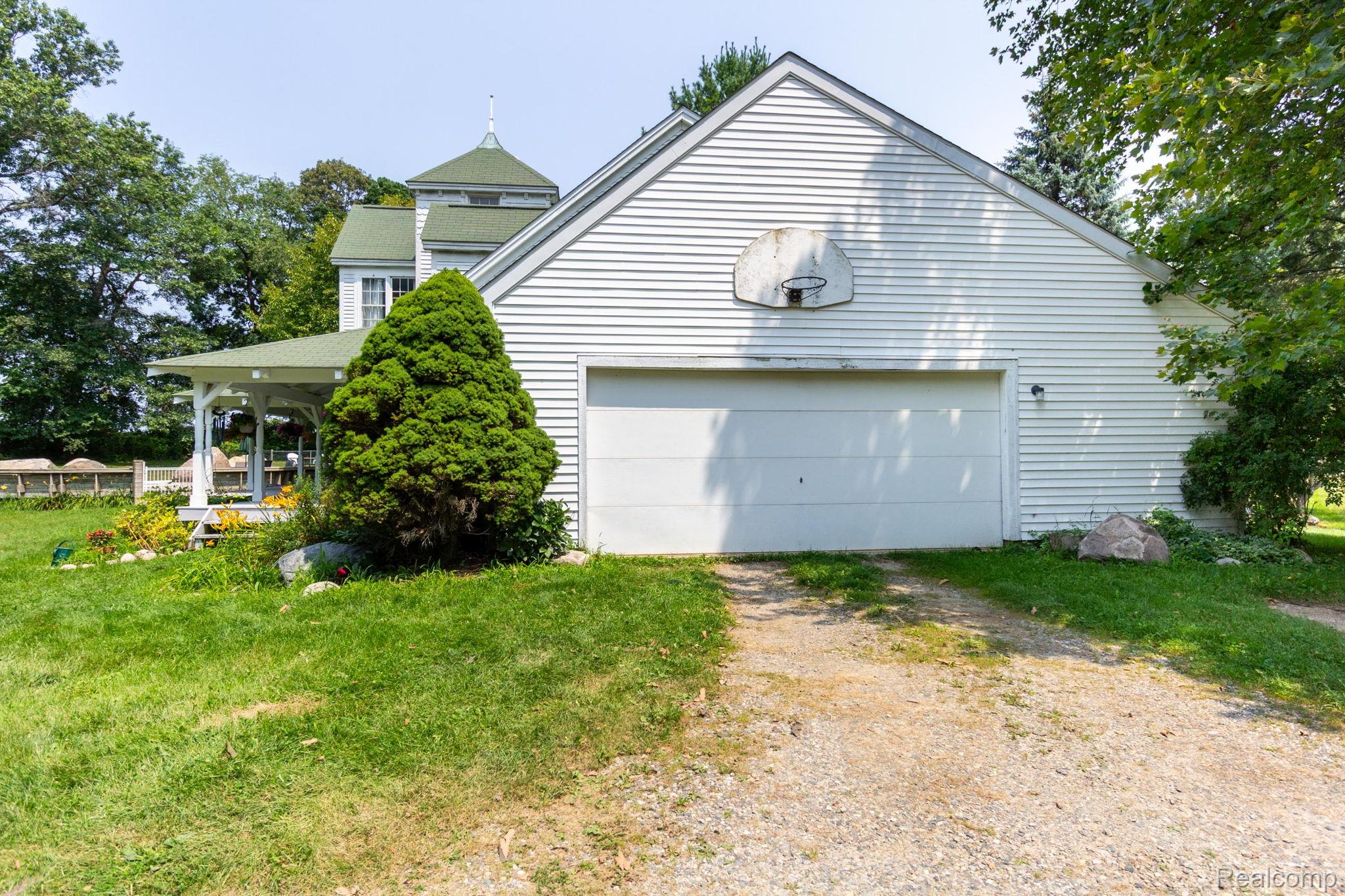 Oxford Charter Township, Michigan 48371, United States, 4 Bedrooms Bedrooms, ,2 BathroomsBathrooms,Residential,Active,190800