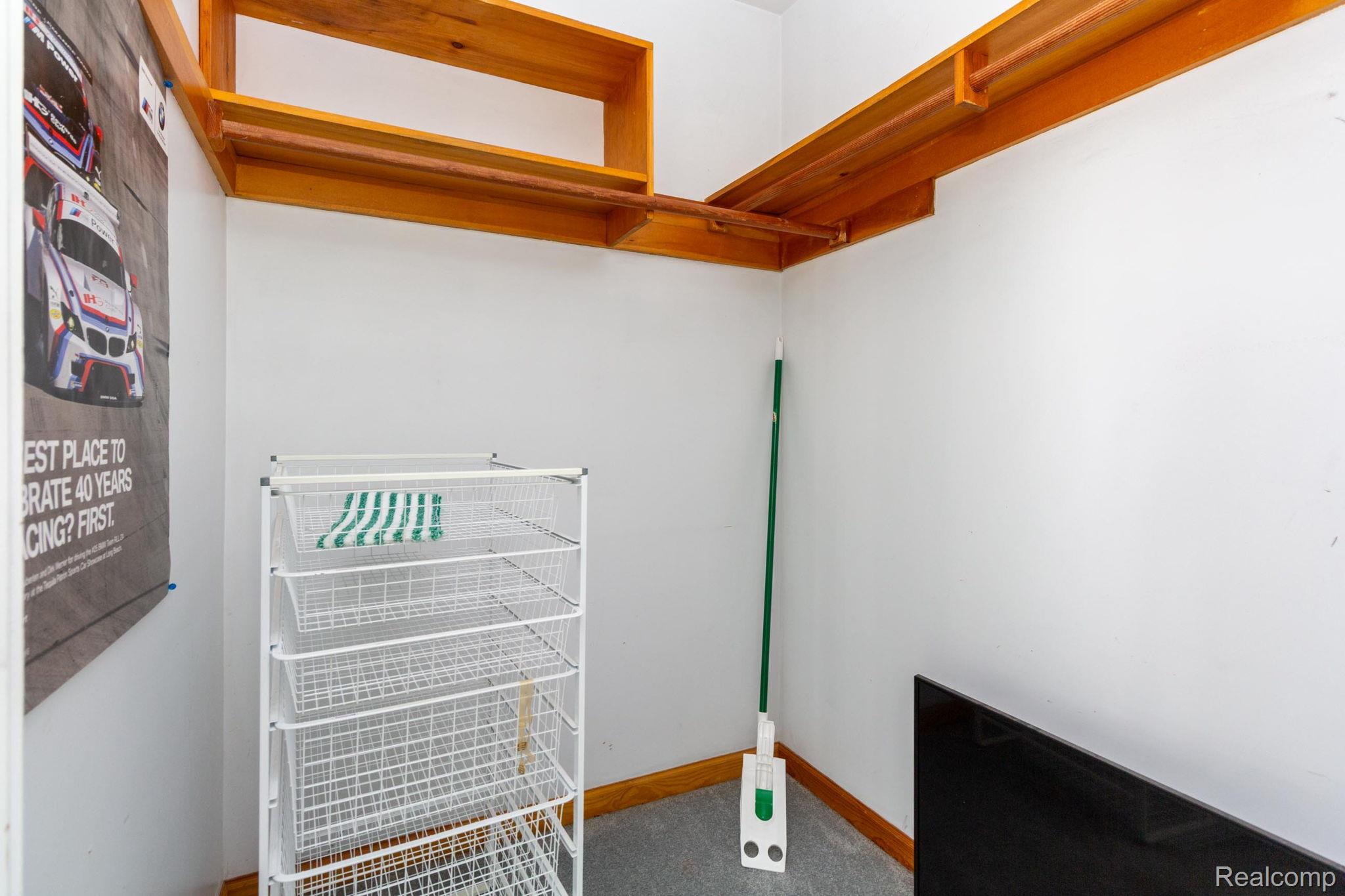 Oxford Charter Township, Michigan 48371, United States, 4 Bedrooms Bedrooms, ,2 BathroomsBathrooms,Residential,Active,190800