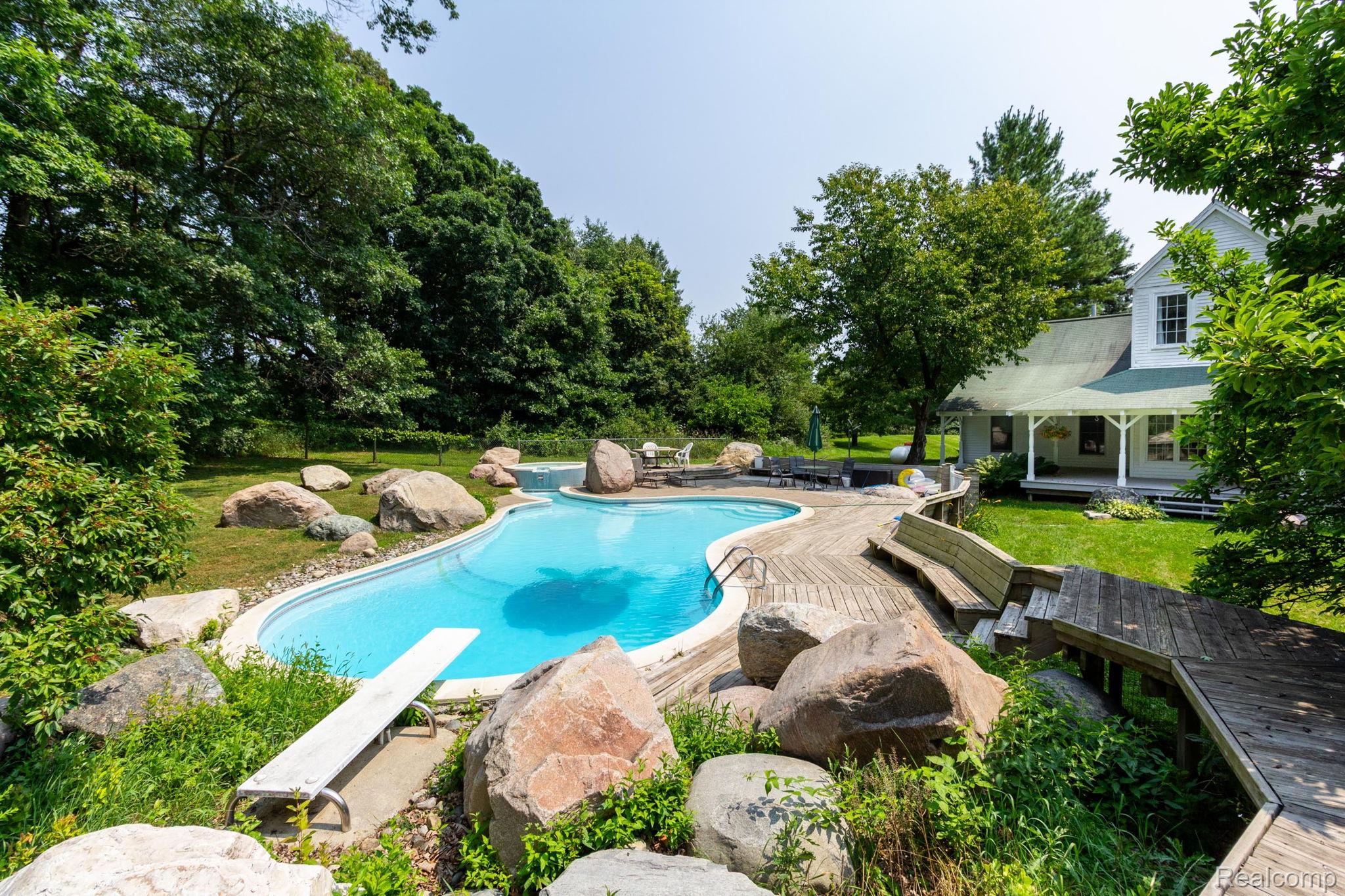 Oxford Charter Township, Michigan 48371, United States, 4 Bedrooms Bedrooms, ,2 BathroomsBathrooms,Residential,Active,190800