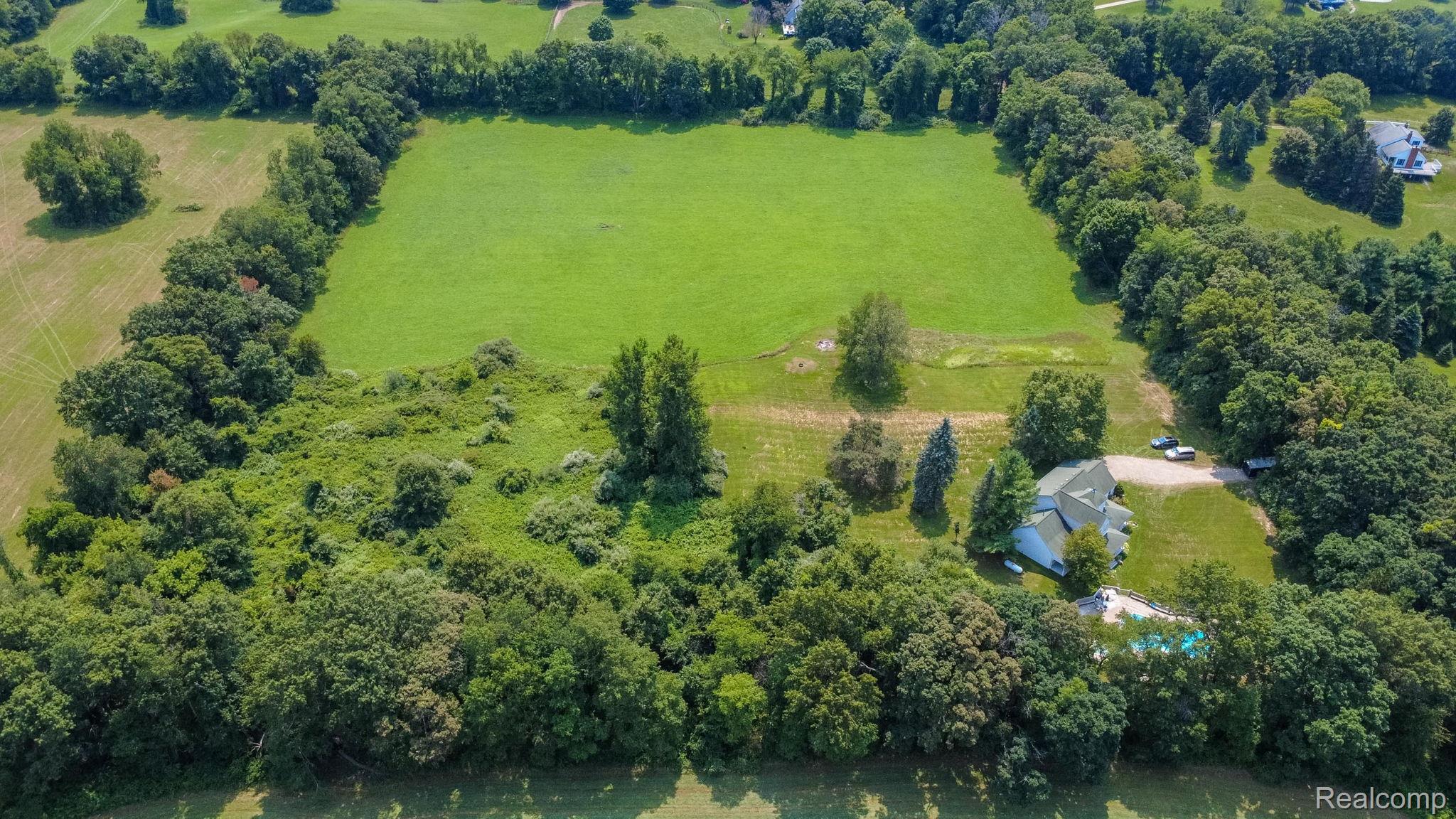 Oxford Charter Township, Michigan 48371, United States, 4 Bedrooms Bedrooms, ,2 BathroomsBathrooms,Residential,Active,190800