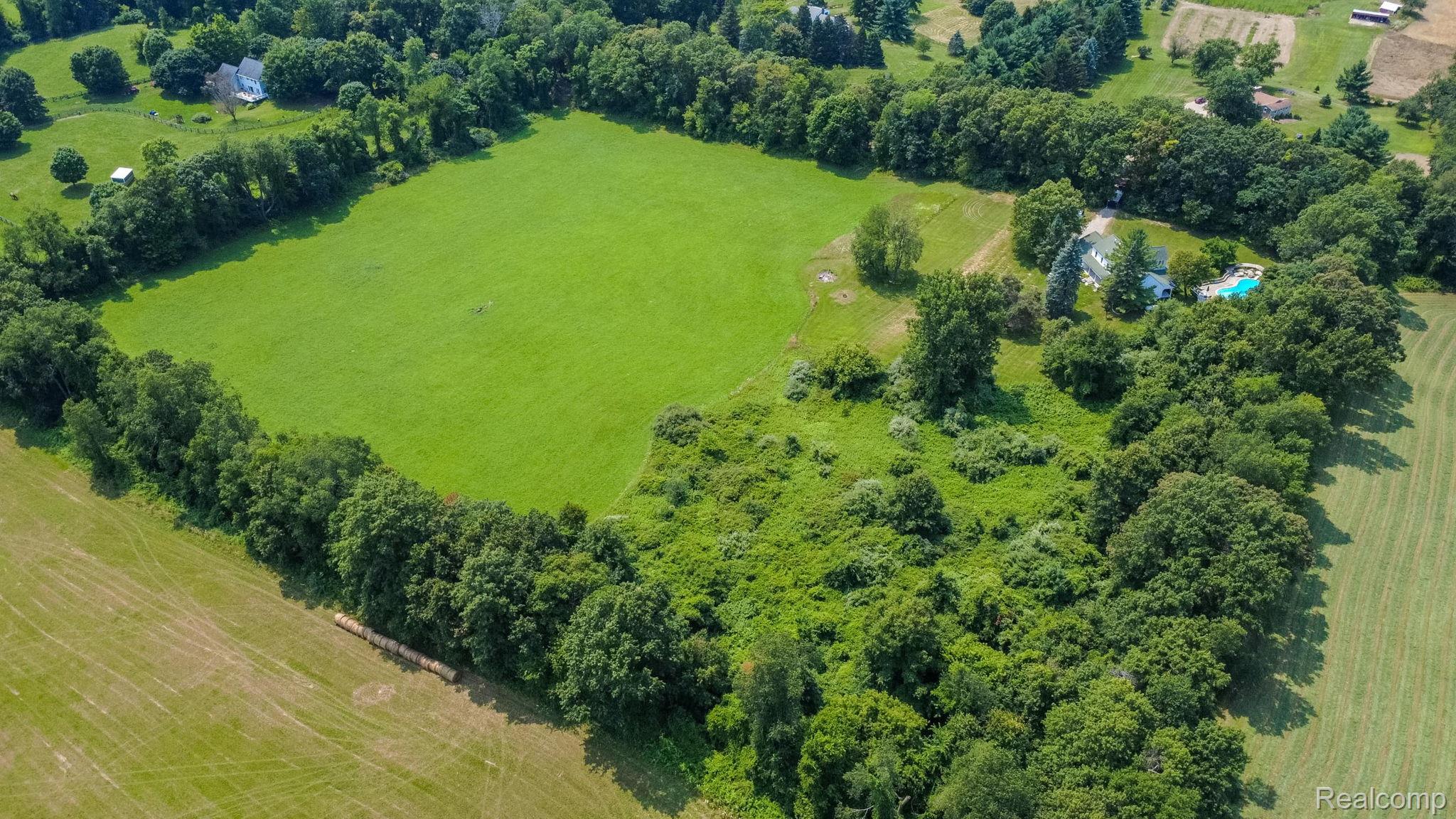 Oxford Charter Township, Michigan 48371, United States, 4 Bedrooms Bedrooms, ,2 BathroomsBathrooms,Residential,Active,190800