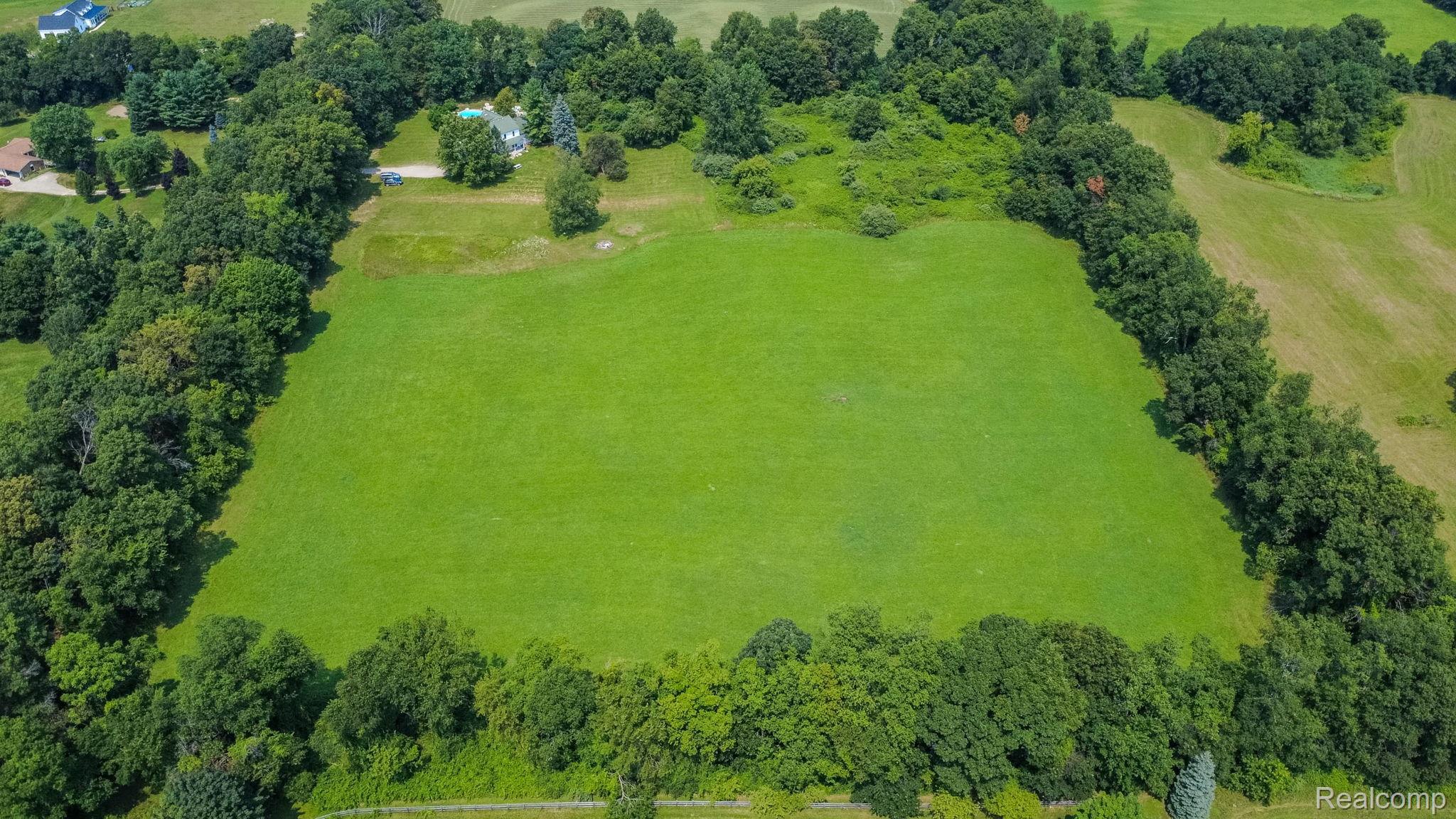 Oxford Charter Township, Michigan 48371, United States, 4 Bedrooms Bedrooms, ,2 BathroomsBathrooms,Residential,Active,190800