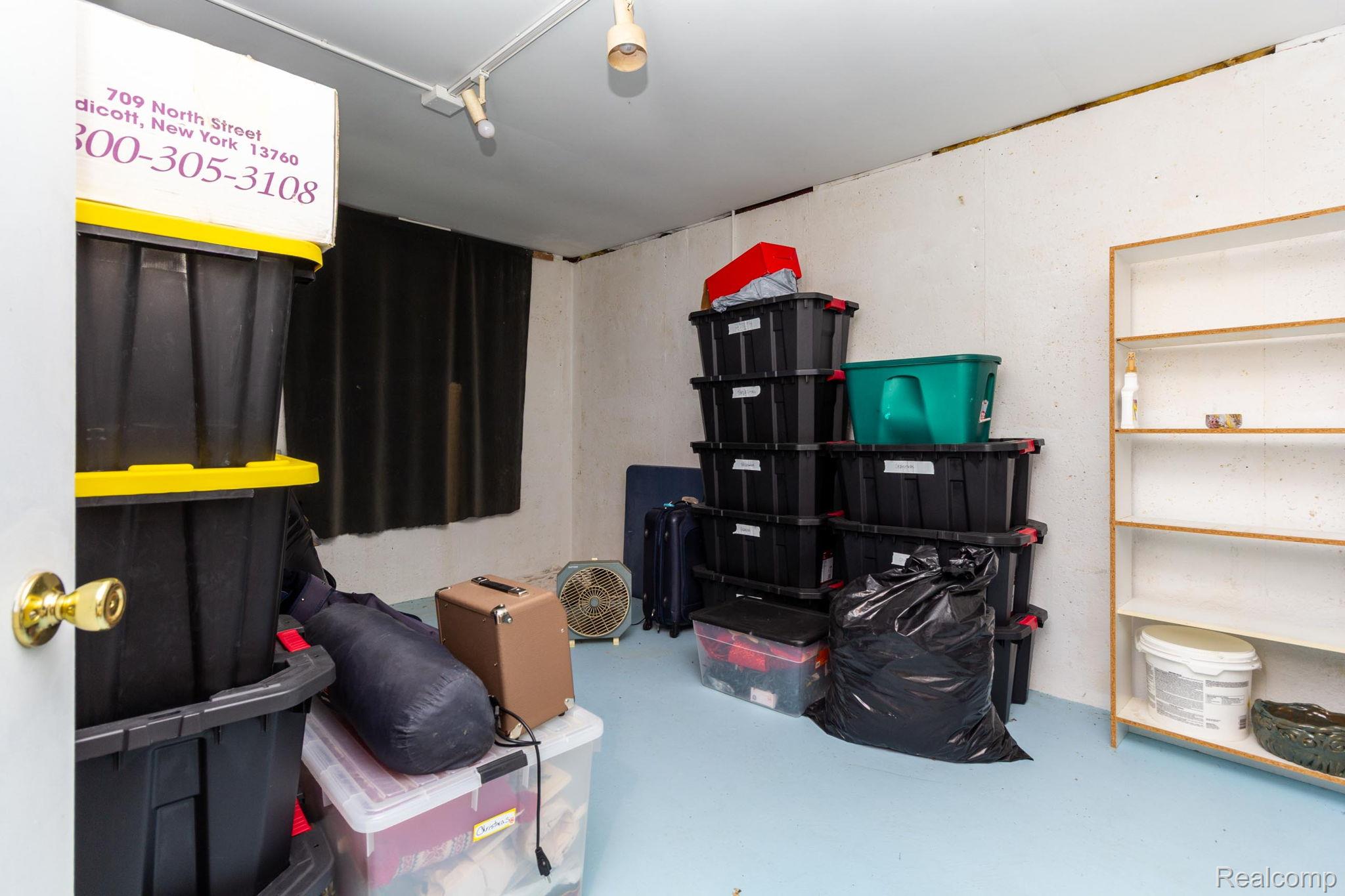 Oxford Charter Township, Michigan 48371, United States, 4 Bedrooms Bedrooms, ,2 BathroomsBathrooms,Residential,Active,190800