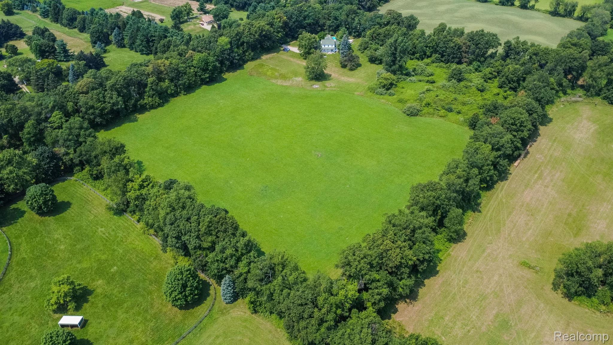 Oxford Charter Township, Michigan 48371, United States, 4 Bedrooms Bedrooms, ,2 BathroomsBathrooms,Residential,Active,190800