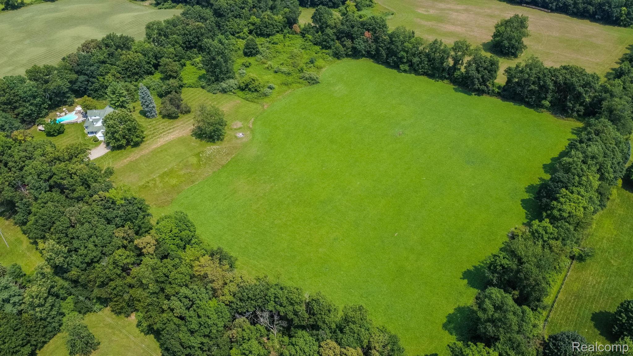 Oxford Charter Township, Michigan 48371, United States, 4 Bedrooms Bedrooms, ,2 BathroomsBathrooms,Residential,Active,190800