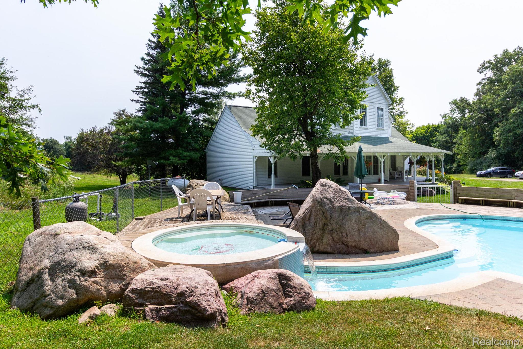 Oxford Charter Township, Michigan 48371, United States, 4 Bedrooms Bedrooms, ,2 BathroomsBathrooms,Residential,Active,190800