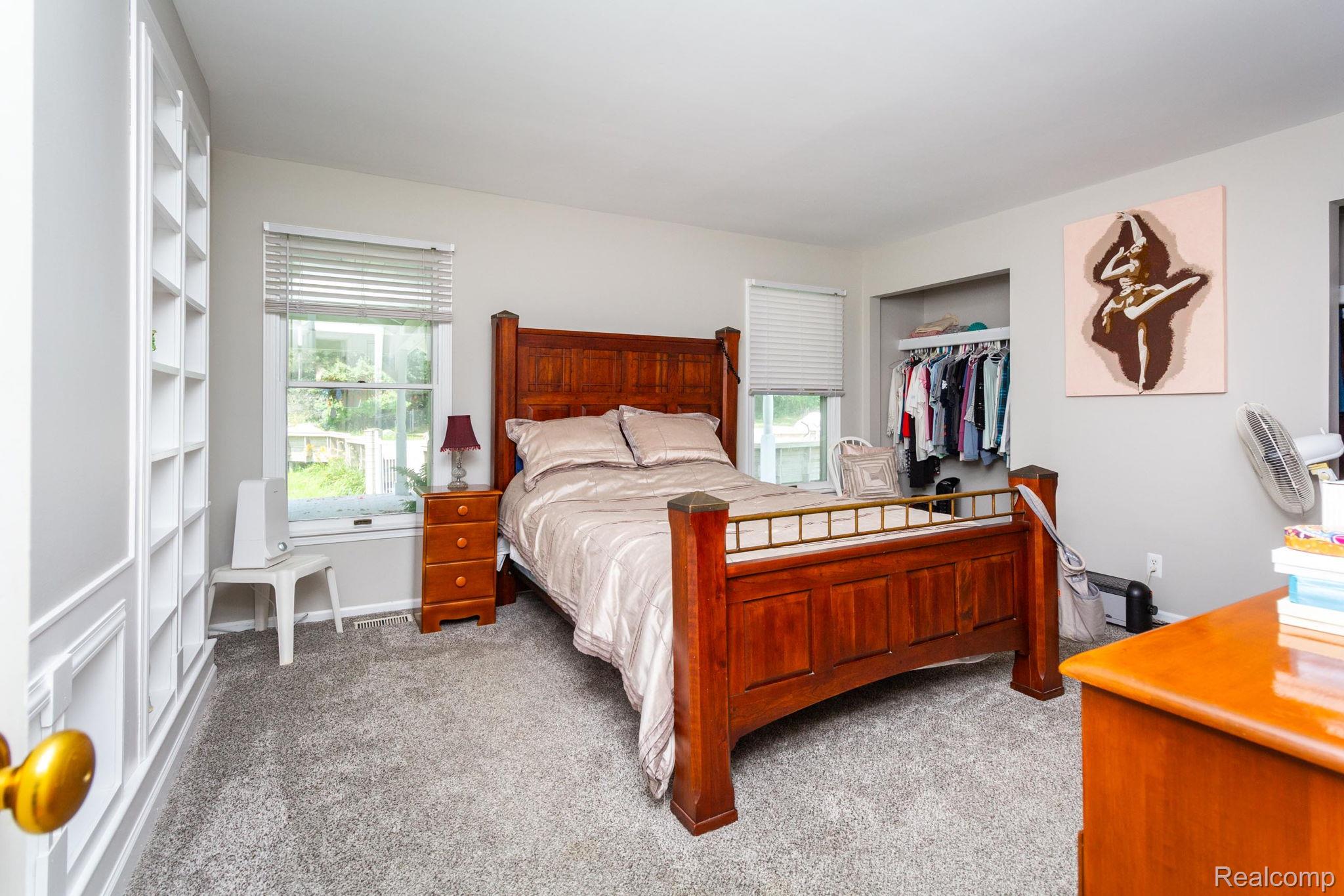 Oxford Charter Township, Michigan 48371, United States, 4 Bedrooms Bedrooms, ,2 BathroomsBathrooms,Residential,Active,190800