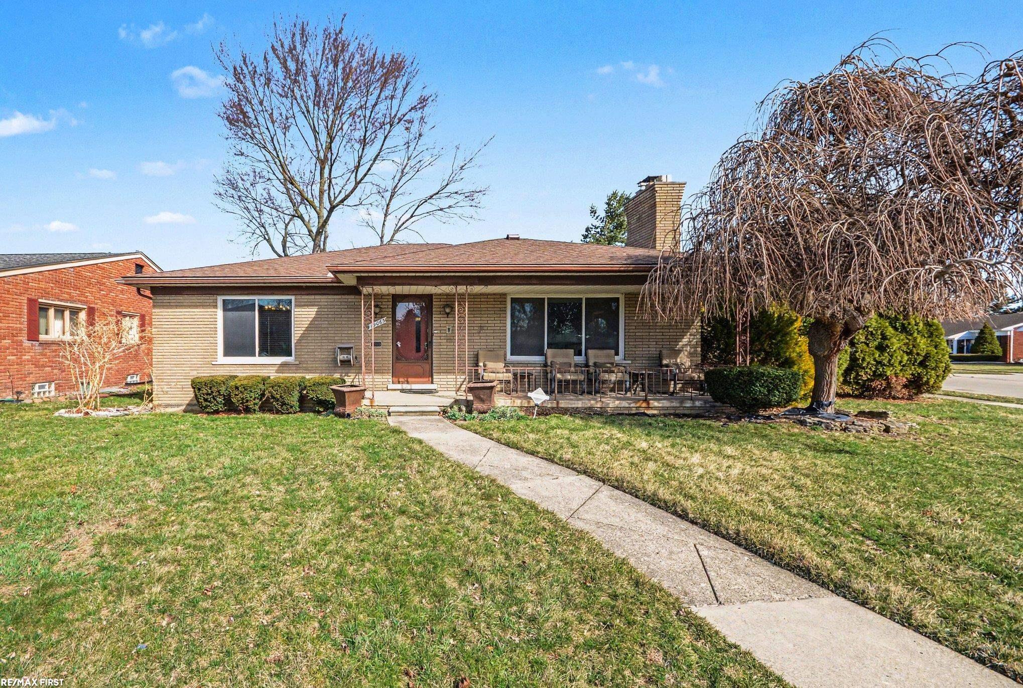 19063 Biscayne Avenue