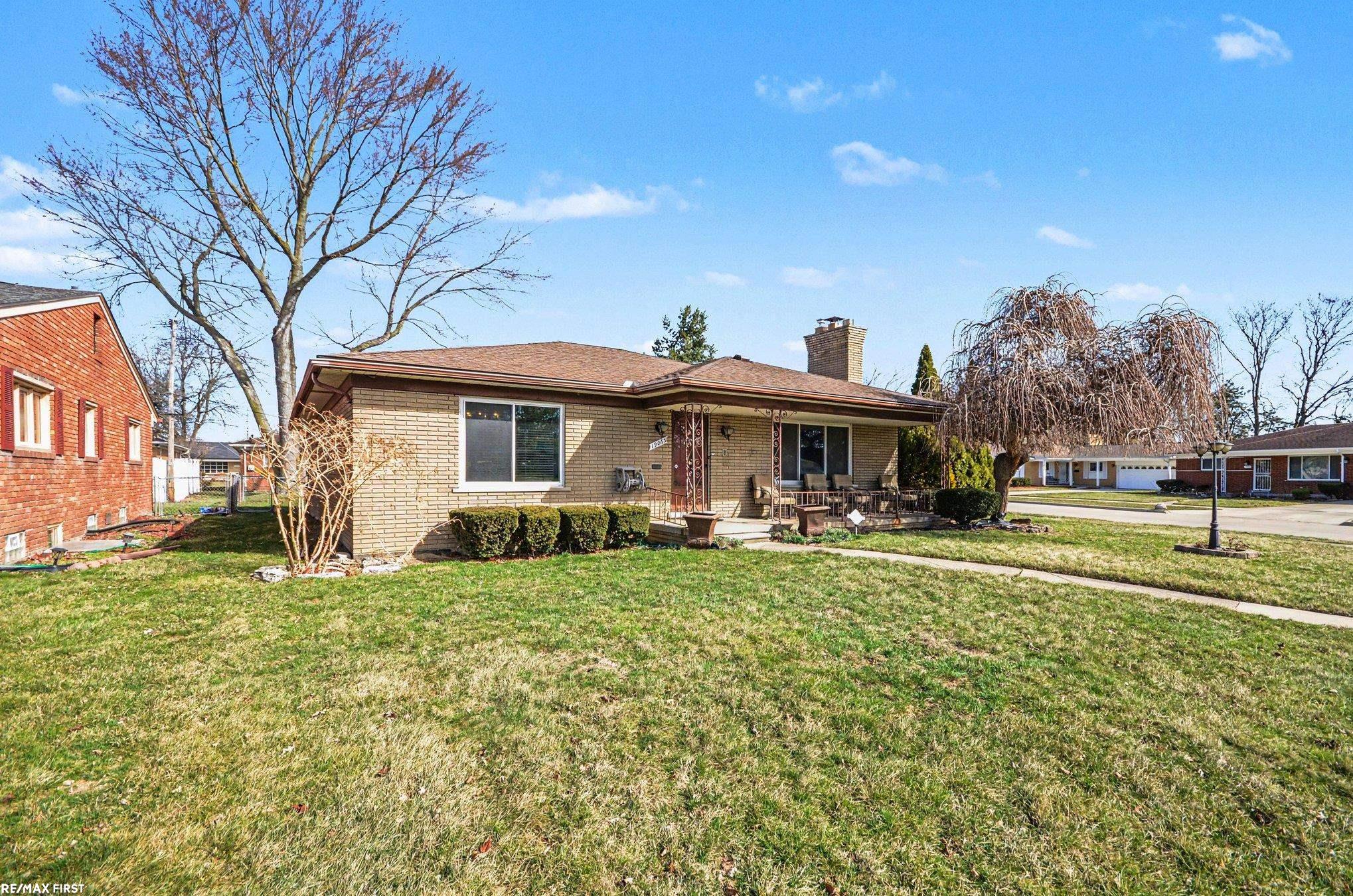 19063 Biscayne Avenue