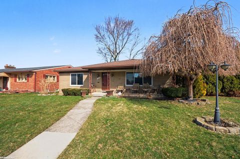 19063 Biscayne Avenue Eastpointe City MI 48021