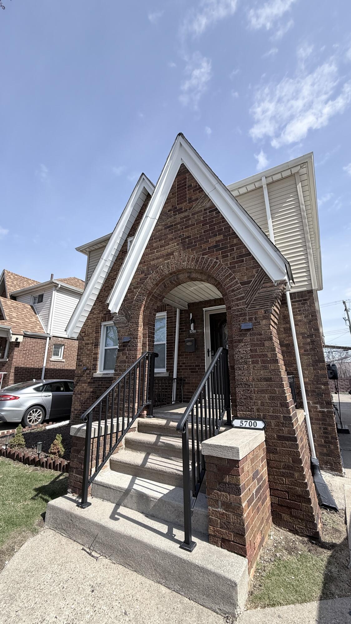 5700 Appoline Street