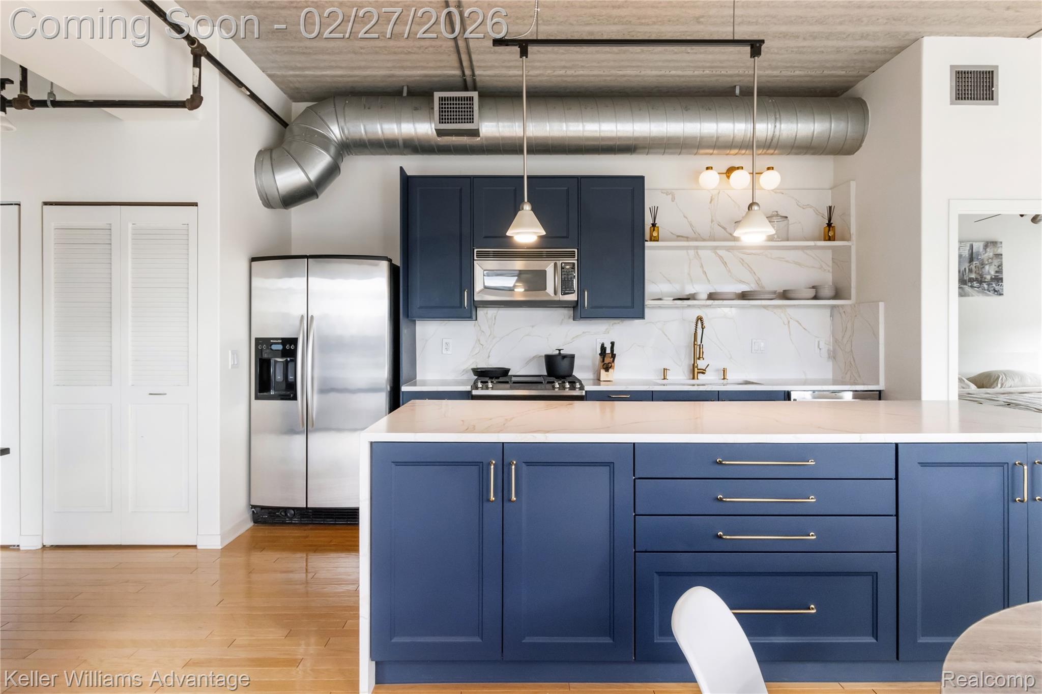 101 Curry Avenue 416