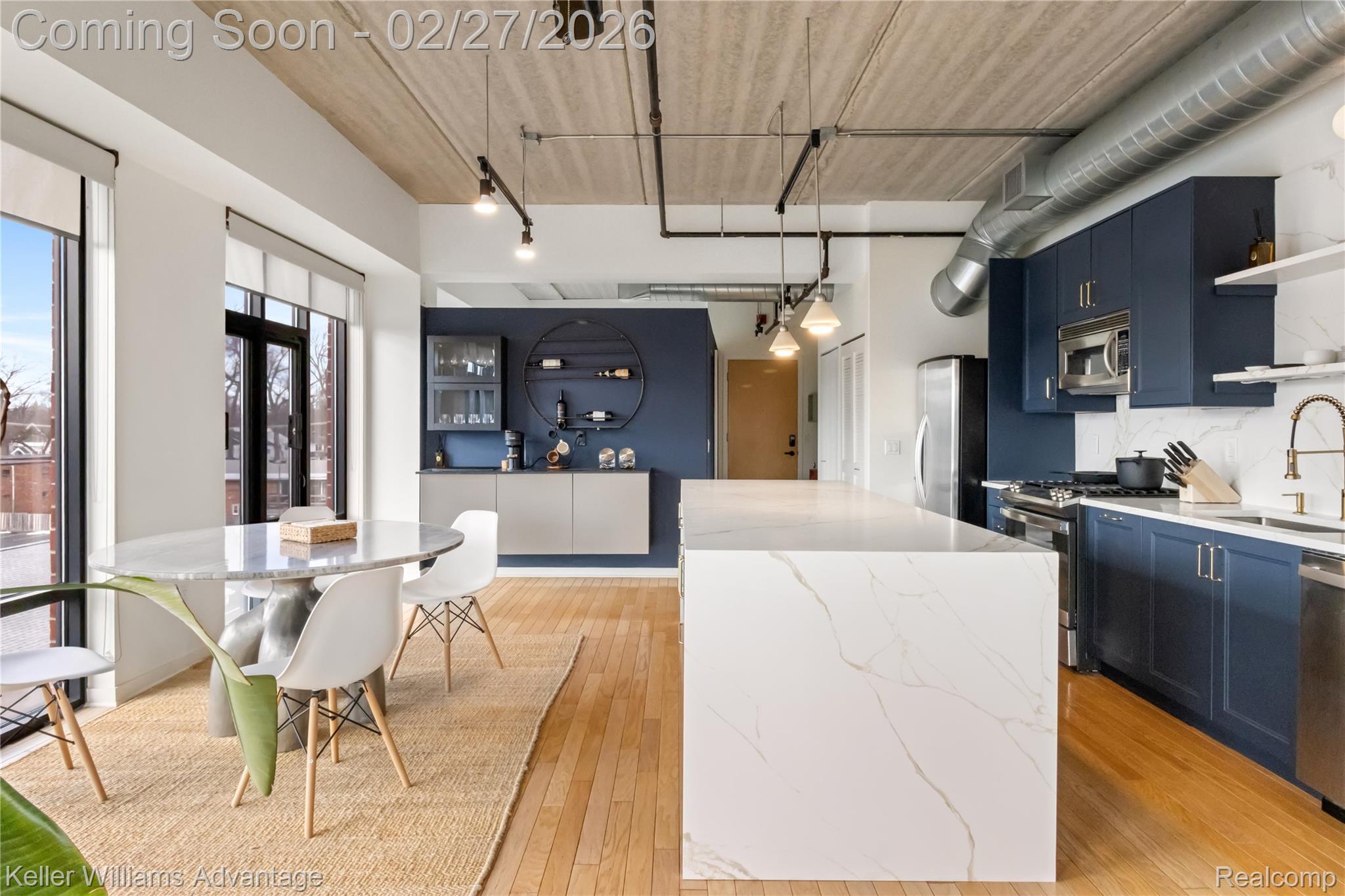 101 Curry Avenue 416