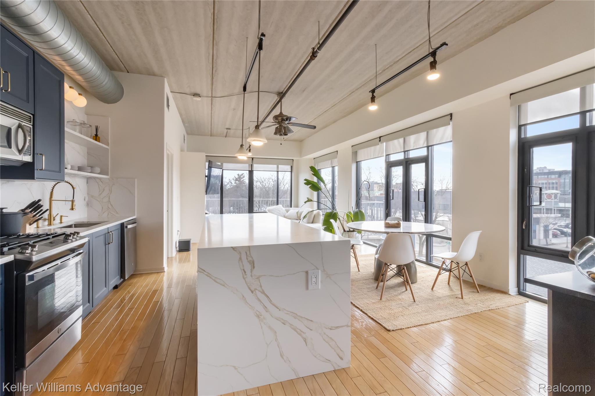 101 Curry Avenue 416