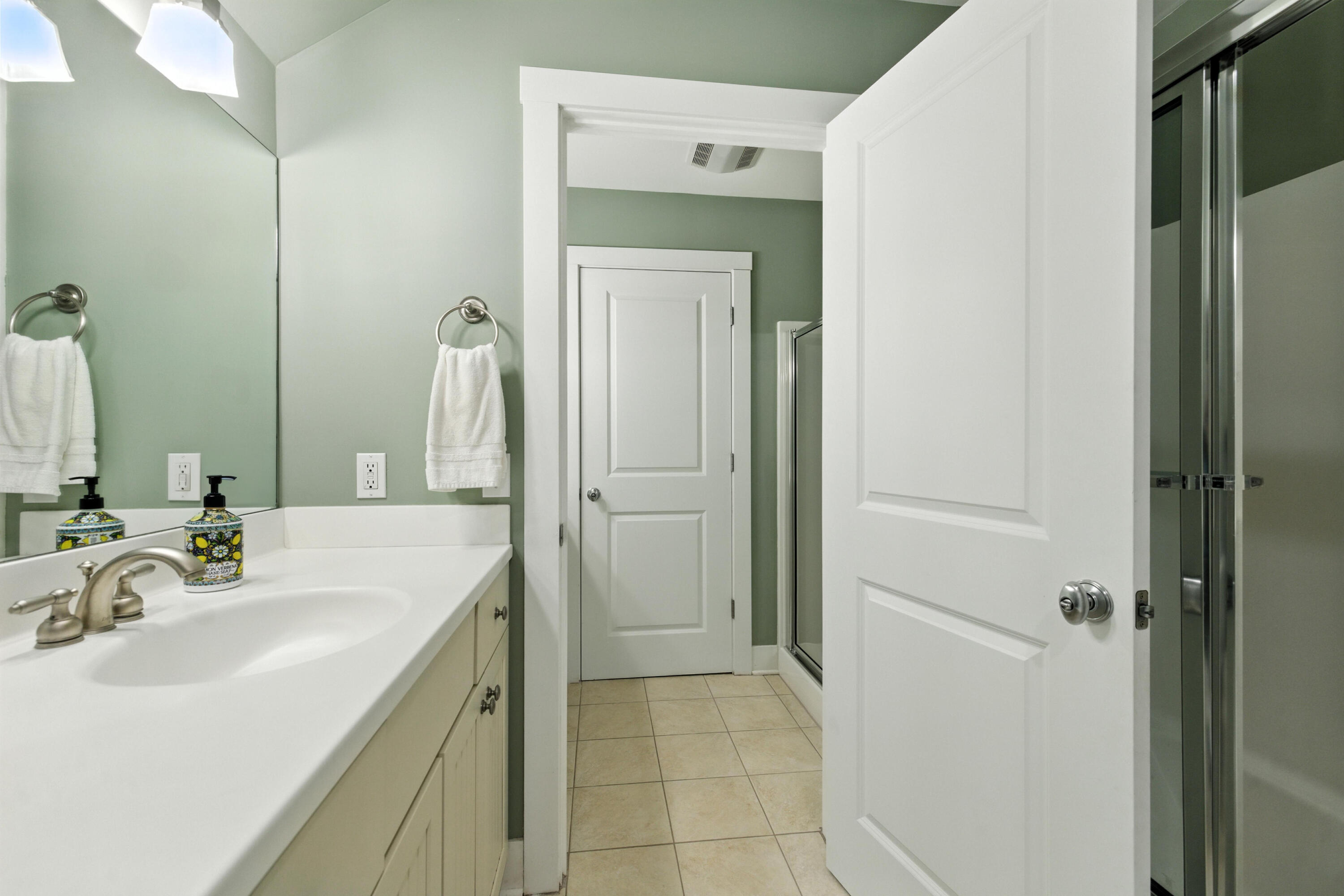 New Buffalo City, Michigan 49117, United States, 3 Bedrooms Bedrooms, ,3 BathroomsBathrooms,Residential,Active,160494