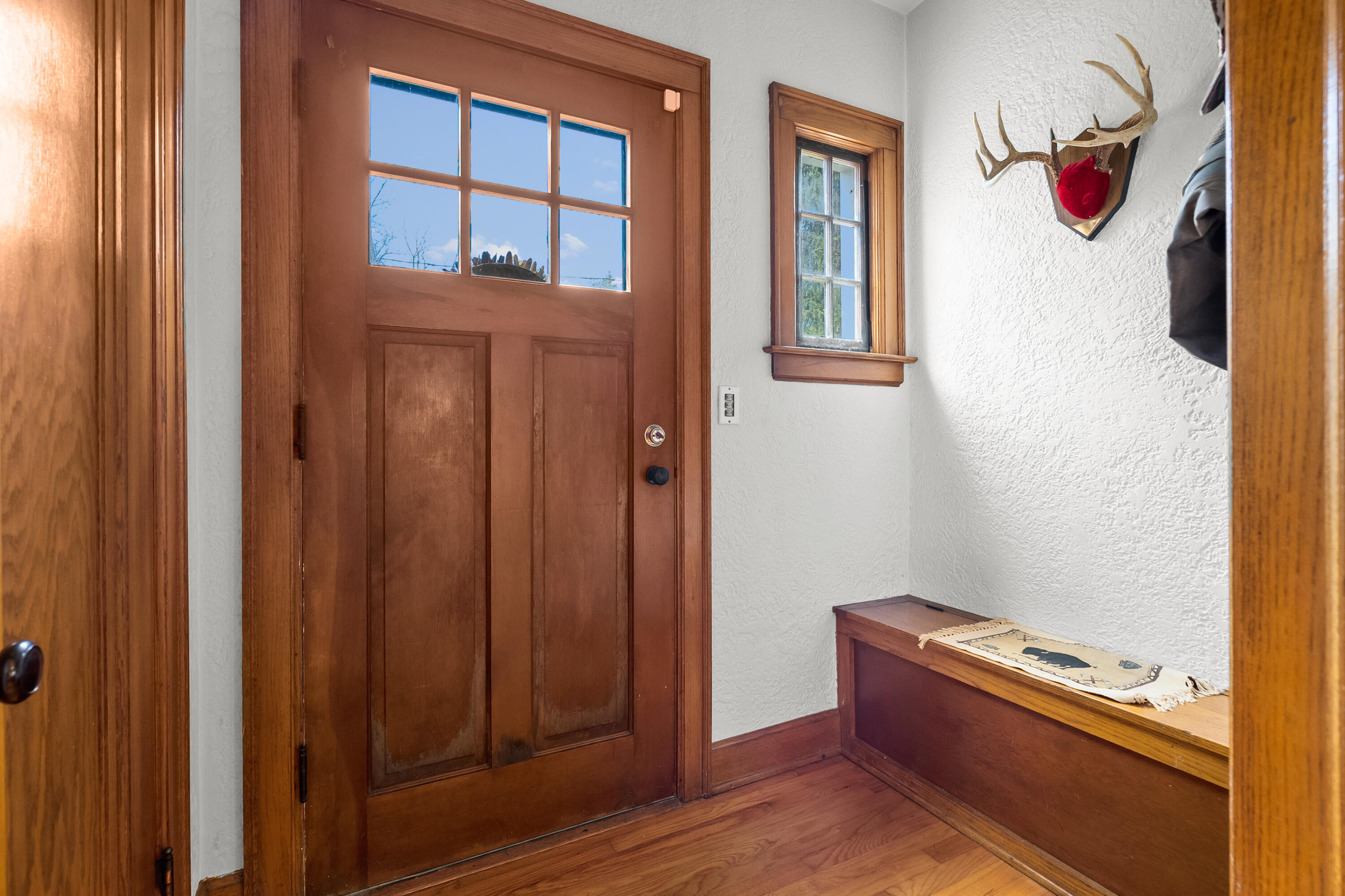 2731 Bronson Boulevard