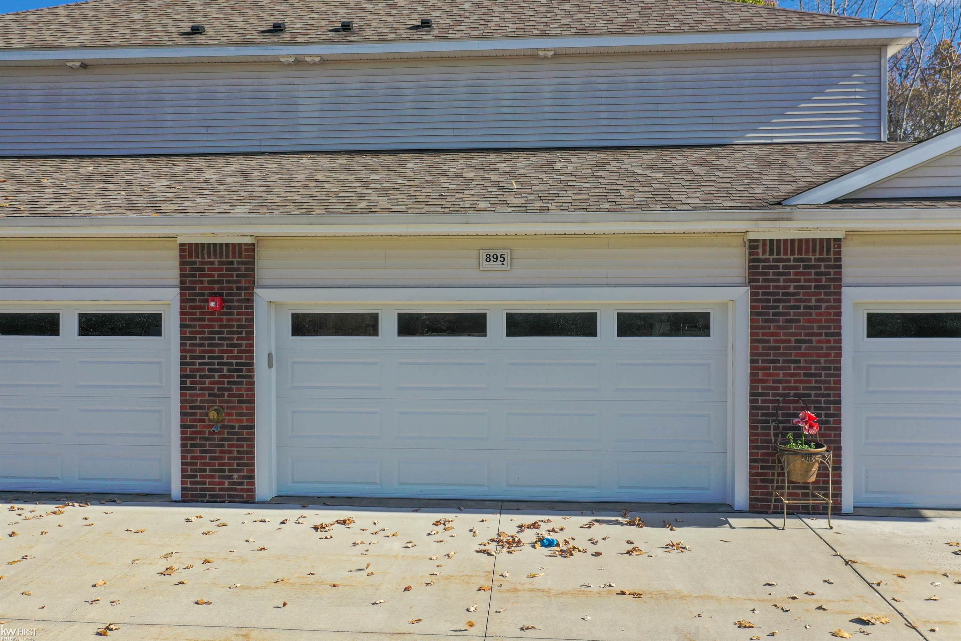 895 Watercress Lane