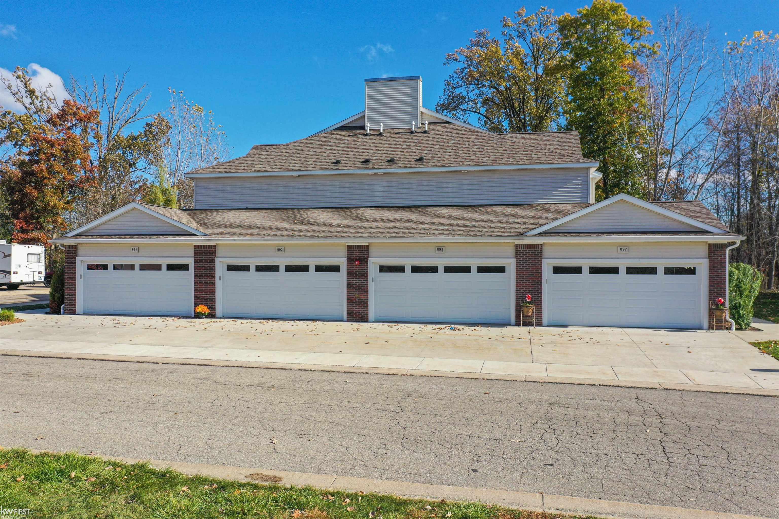 895 Watercress Lane
