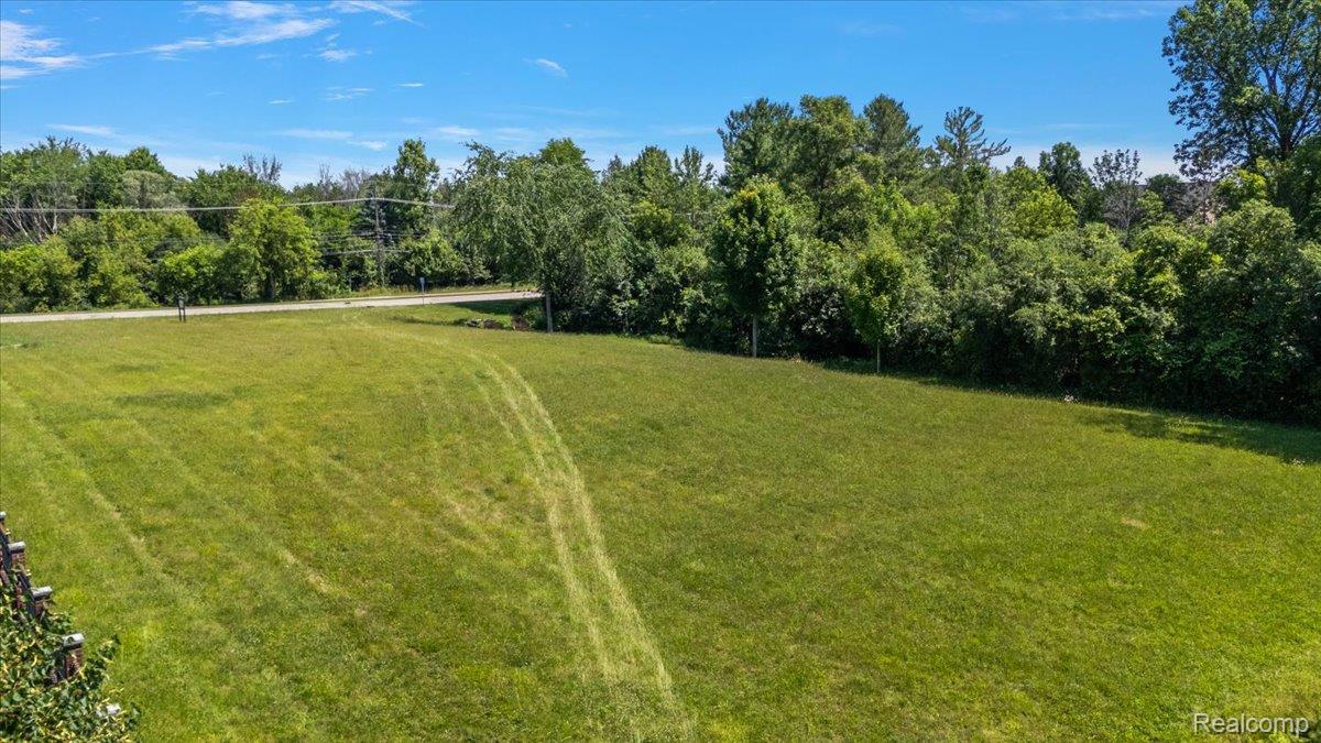 45547 W 9 Mile Road
