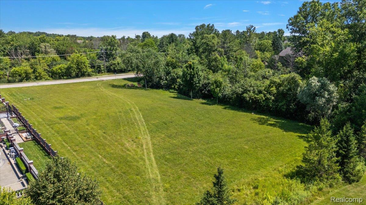 45547 W 9 Mile Road