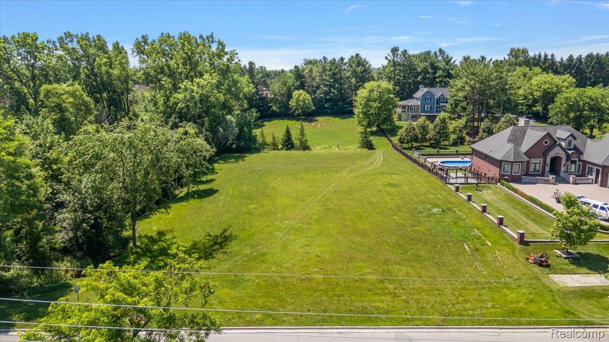 45547 W 9 Mile Road