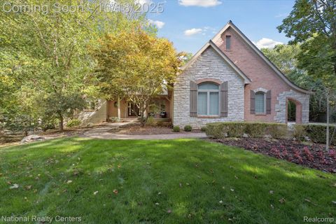 1569 Gleneagles Highland Charter Township MI 48357