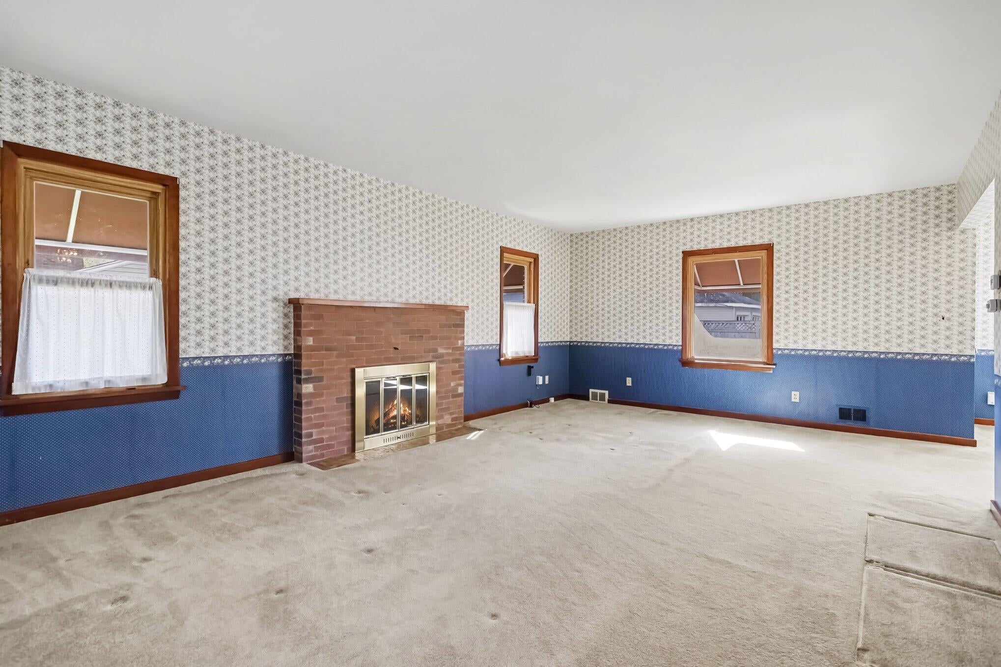 1402 Broadway Street