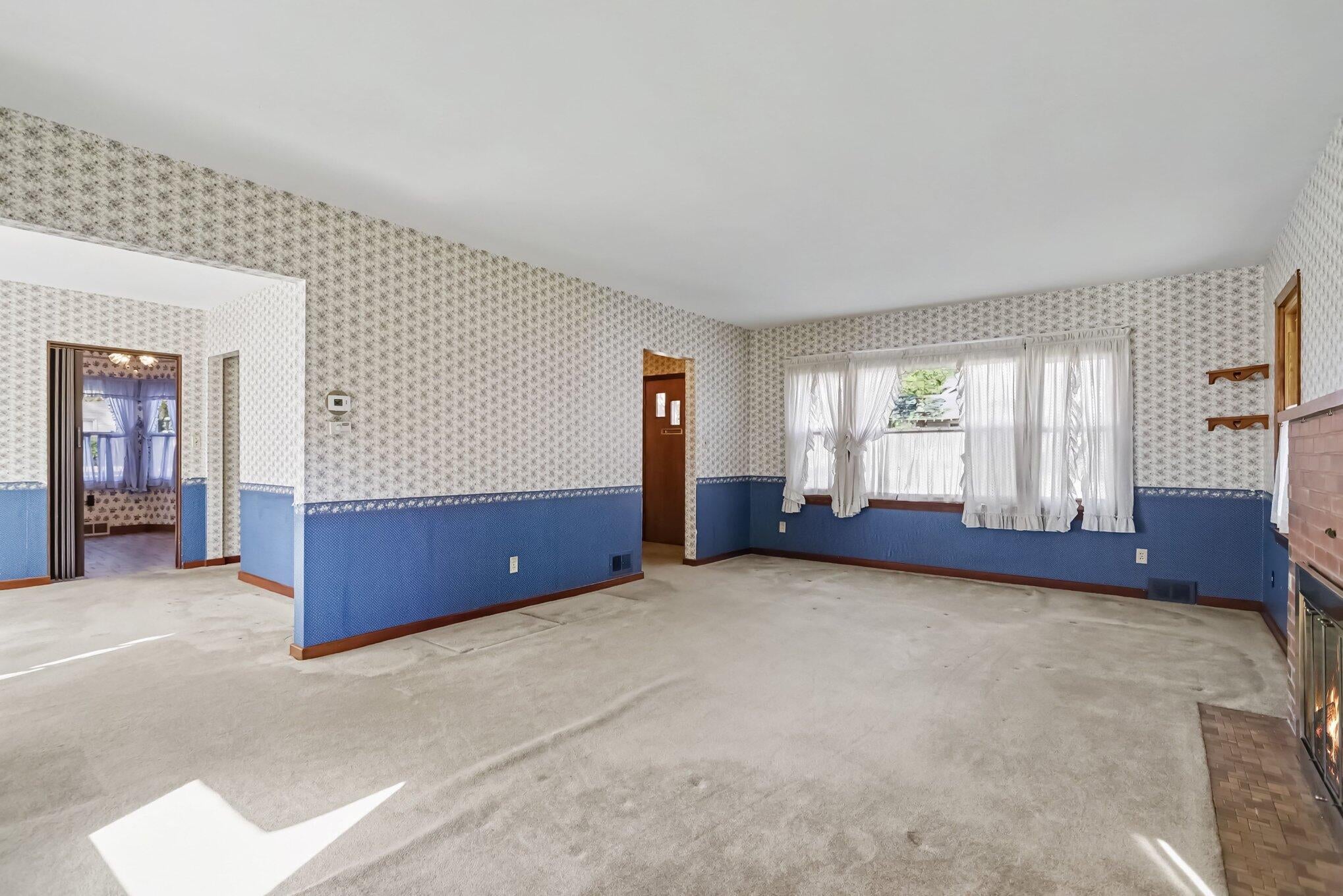 1402 Broadway Street