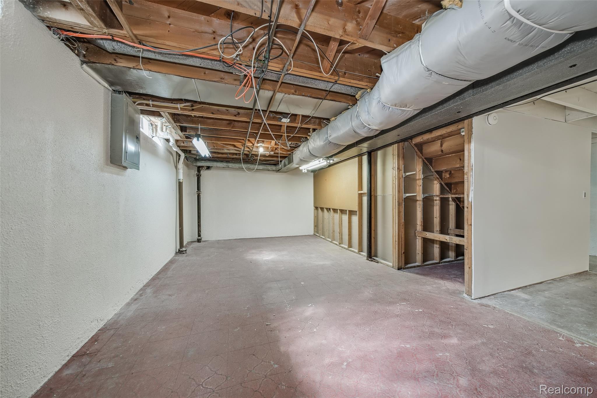 Beverly Hills Village, Michigan 48025, United States, 5 Bedrooms Bedrooms, ,3 BathroomsBathrooms,Residential,Active,206691