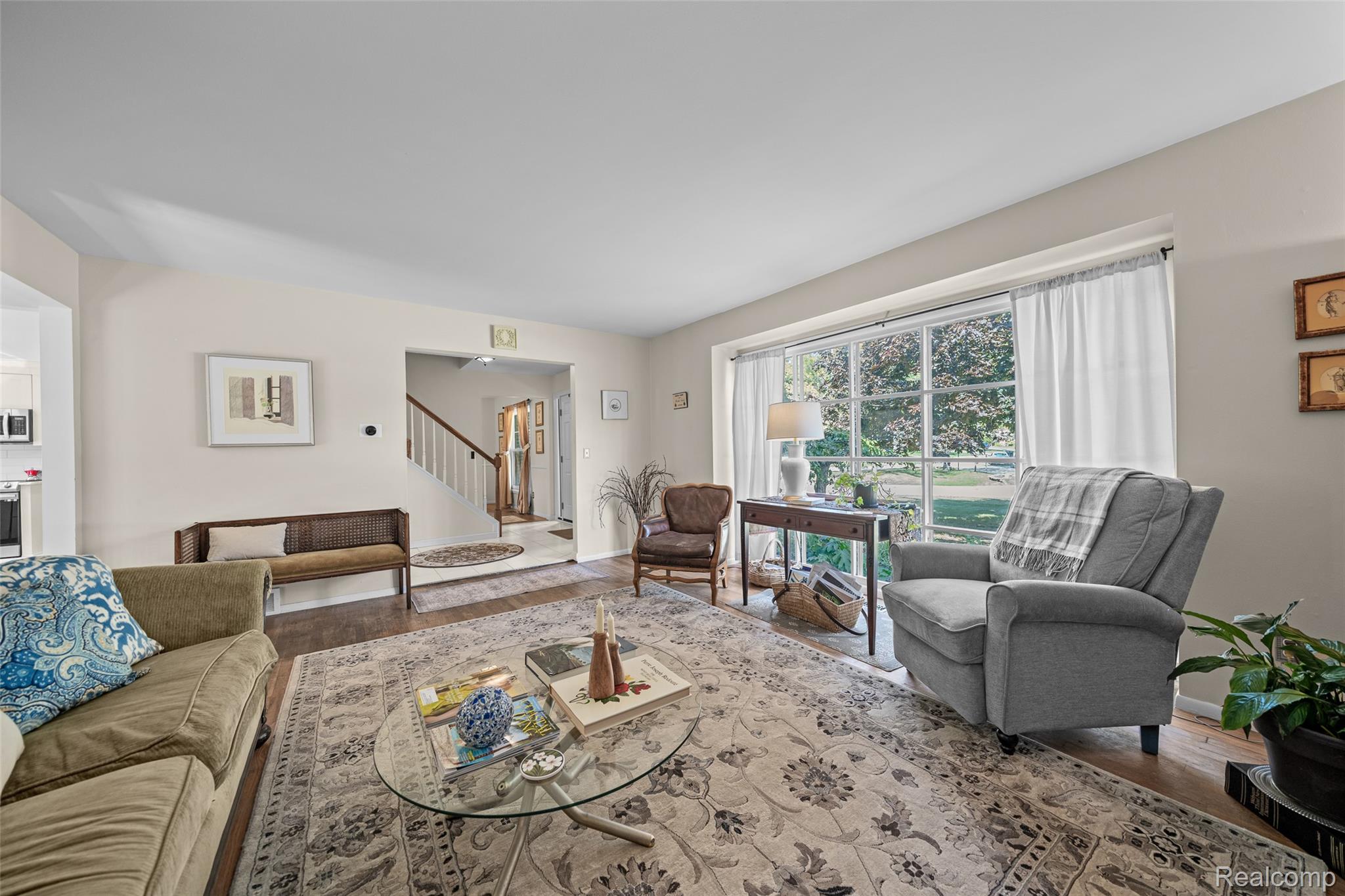 Beverly Hills Village, Michigan 48025, United States, 5 Bedrooms Bedrooms, ,3 BathroomsBathrooms,Residential,Active,206691